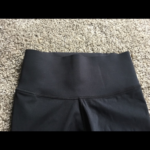 Under armor leggings - Picture 4 of 6